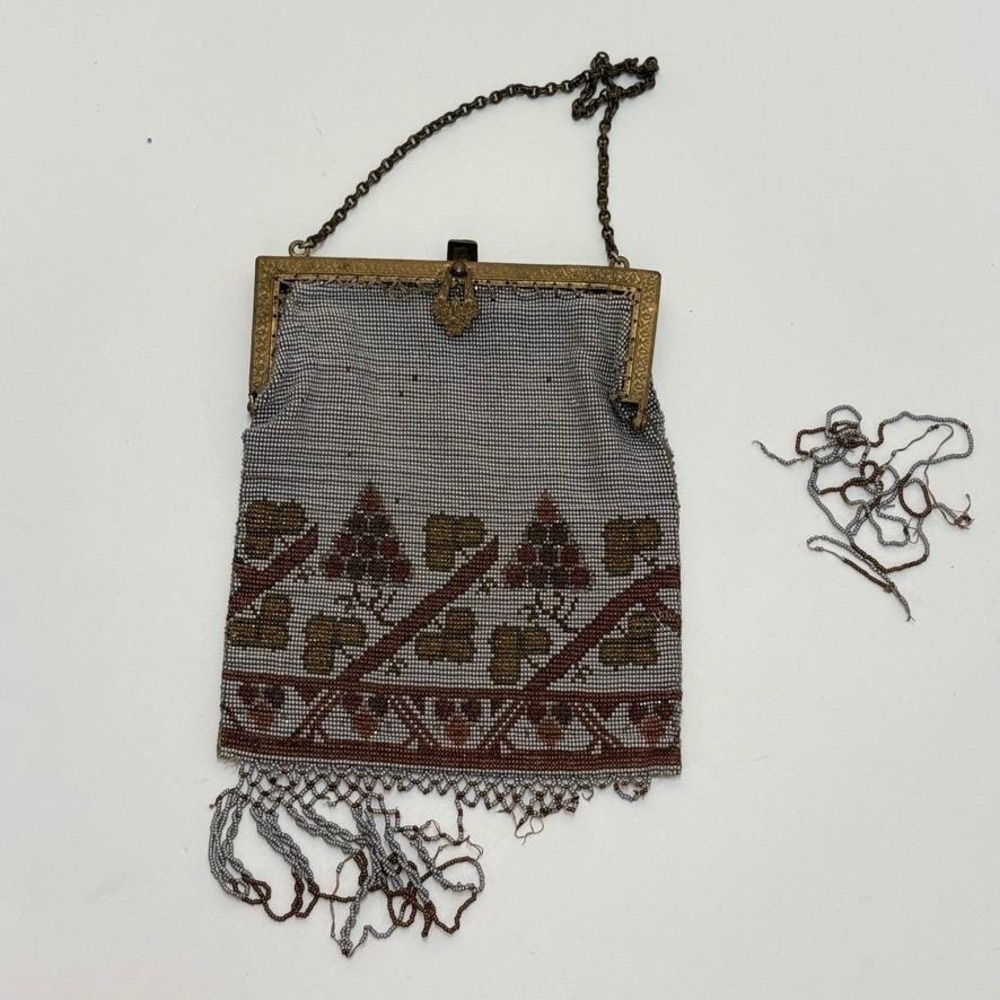 Antique 1920s Micro Beaded Flapper Purse Art‎ Deco Fringe Kiss Lock Silver Gold